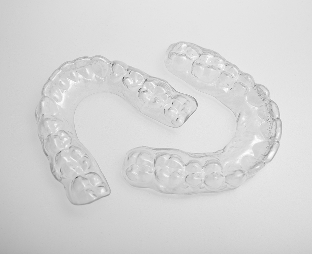 Clear dental retainer